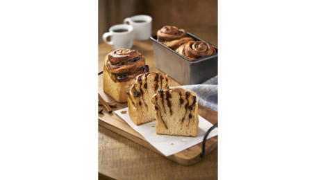 Cinnamon Raisin Swirl Bread