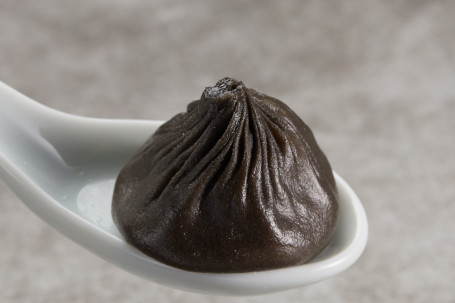 A9 Hēi Sōng Lù Xiǎo Lóng Bāo Black Truffle Xiao Long Bao 10 Pcs