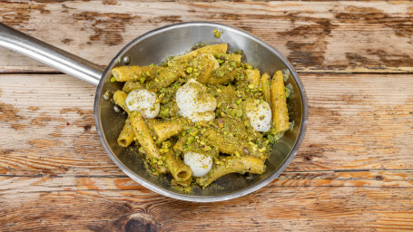 Rigatoni Con Pesto Di Pistacchio, Ricotta E Guanciale