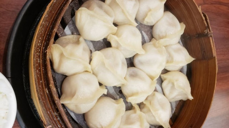 8. Steamed Veggie Dumplings (6)