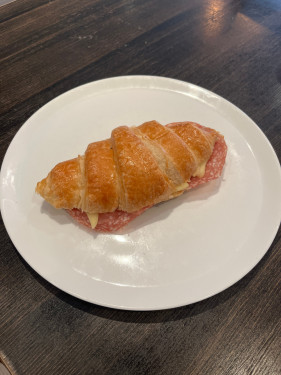 Croissant Whit Cheese And Salame