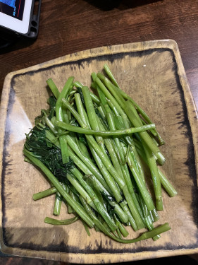 Garlic With Morning Glory Suàn Róng Tōng Cài