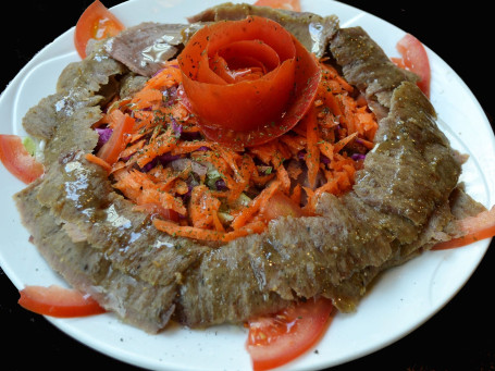 Salad With Beef Doner Tǔ Ěr Qí Tè Sè Zhuǎn Shāo Niú Ròu Shā Lǜ