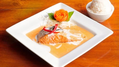 Gl7. Panang Curry Salmon