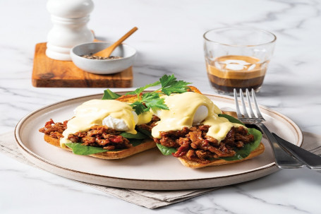 Hoisin Duck Eggs Benedict (4984 kJ)