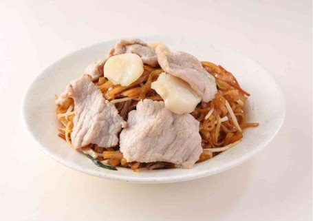 Dài Zi Ròu Piàn Chǎo Hé Fried Flat Rice Noodles With Scallop And Pork Slices