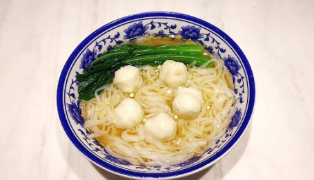 Mò Yú Wán Hé Cuttlefish Balls Flat Rice Noodles