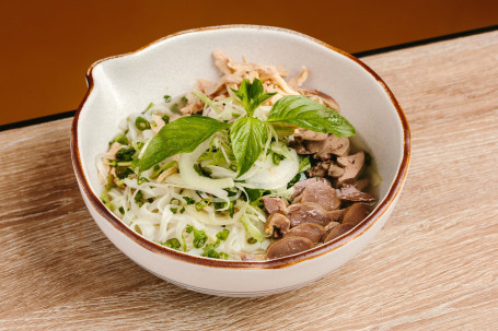 Shredded Chicken Pho Yuè Shì Jī Sī Tāng Hé