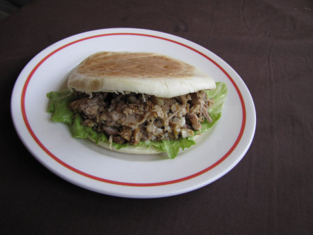 Xi’ An Pork Hamburger Là Zhī Ròu Jiā Mó