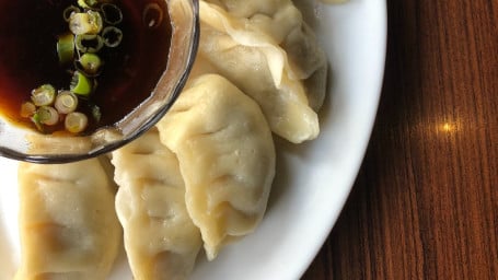 Homemade Dumplings (6 Pieces)