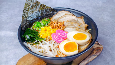 R4. Tonkotsu Classic Ramen Jīng Diǎn Tún Gǔ Lā Miàn