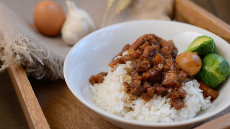 R4. Taiwan Minced Pork Over Rice