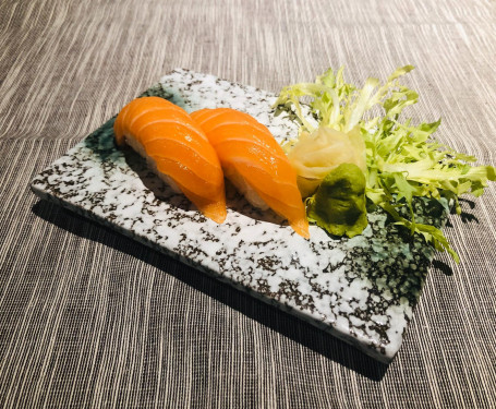 Sān Wén Yú Shòu Sī Yī Jiàn Salmon Sushi (1Pc)
