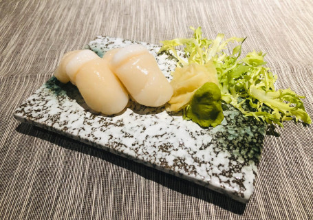 dài zi shòu sī yī jiàn Scallop Sushi (1pc)