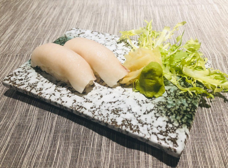 jiàn yú nǎn shòu sī yī jiàn Swordfish Sushi (1pc)