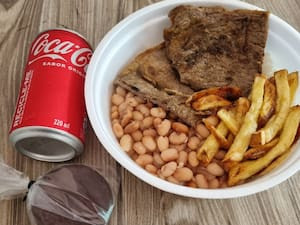 Combo Marmita Bife Coca Mini Sobremesa