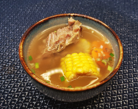 Yù Mǐ Pái Gǔ Tāng （Bì Diǎn） Slow Cook Pork Ribs With Sweet Corn Soup