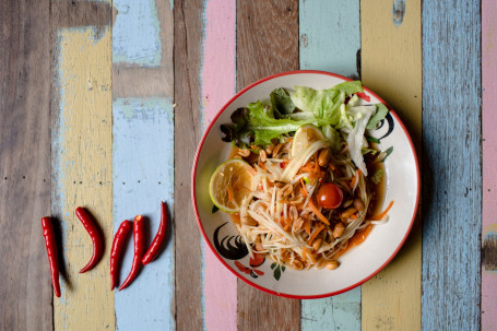 Som Tum (Papaya Salad) (N)