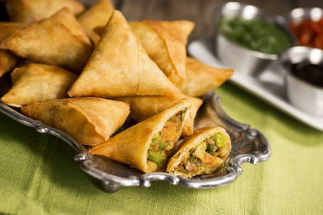 Veg Samosas (2)