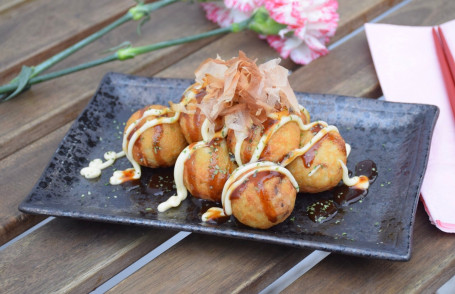 Takoyaki (Octopus Balls) (8 Pieces)