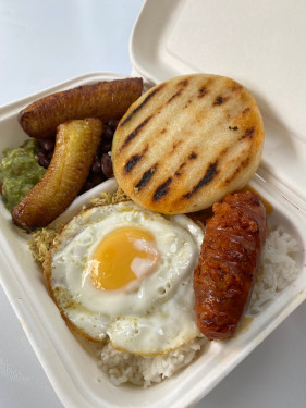 Bandeja Paisa With Shredded Chicken