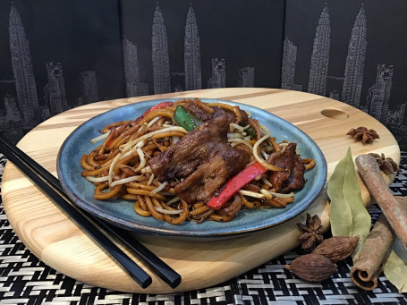 Black Pepper Fried Noodle With Beef