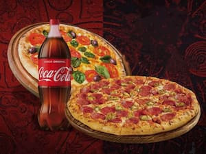 2 Pizzas Familia 40Cm Cada+ Coca Ou Guaraná