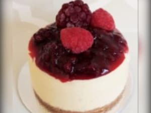 Cheesecake Com Geleia De Frutas Vermelhas.