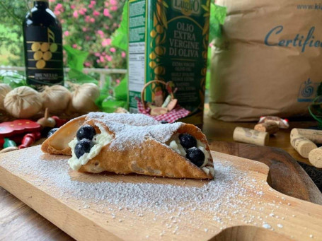 Sicilian Cannoli (2 Pieces)