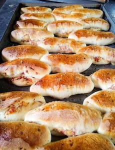 Pão Com Apresuntado E Queijo