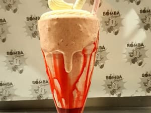 Milk Shake De Morango Com Chantininho