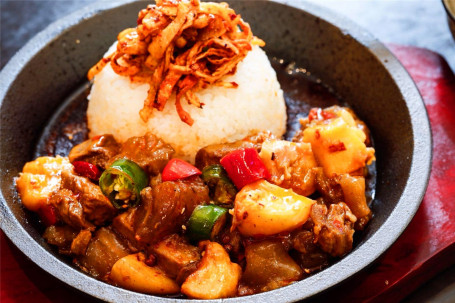 Sizzling Beef Brisket With Bamboo With Chilli Soy Sauce On Rice (Spicy)