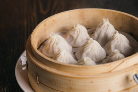 Xiao Long Bao Steamed Soup Dumplings (8 Pieces)