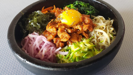 25. Chicken In Hot Stone Bowl