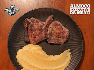 Lombo Duroc Com Mousseline De Mandioquinha Salsa