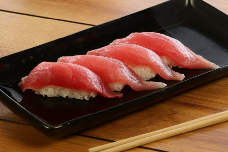 Tuna Nigiri (4 Pieces) (660 Kj)