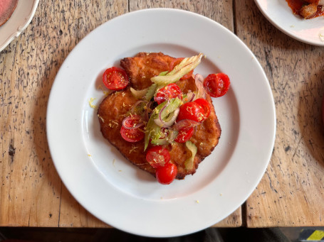 Cotoletta Alla Milanese E Pomodorini