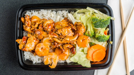 #4. Chicken And Shrimp Regular Bento