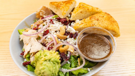 Salada De Frango Com Queijo De Cabra