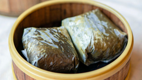 A9. Sticky Rice In Lotus Leaf Hé Xiāng Gàn Bèi Nuò Mǐ Jī