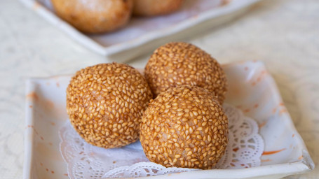 B13. Fried Sesame Ball Zhī Má Dòu Shā Jiān Duī