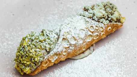 Cannoli Ricotta Chocolate Pistachio