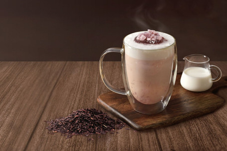 Rè Zǐ Mǐ Yù Xiāng Ná Tiě Hot Purple Rice And Taro Tea Latte