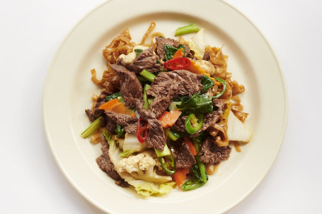 Wok-Fried Pho With Flash Fried Beef (Phở Xào Bò