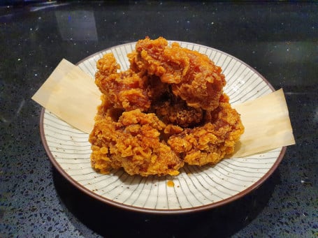 Sweet Soy Garlic Fried Chicken(Ma-Neul Gan-Jang Tong-Dak)