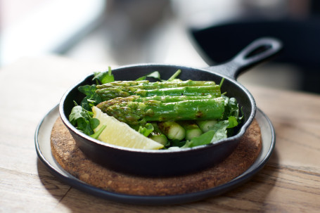 Roasted Green Asparagus Níng Méng Huò Niú Yóu Qīng Lù Sǔn