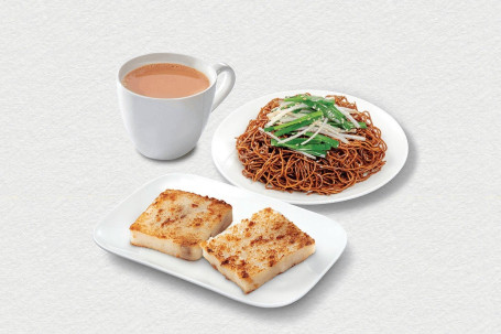 Shì Yóu Wáng Chǎo Miàn． Pèi Shí Pǐn、 Chá Fēi Fried Noodles． W Food． W Tea Or Coffee