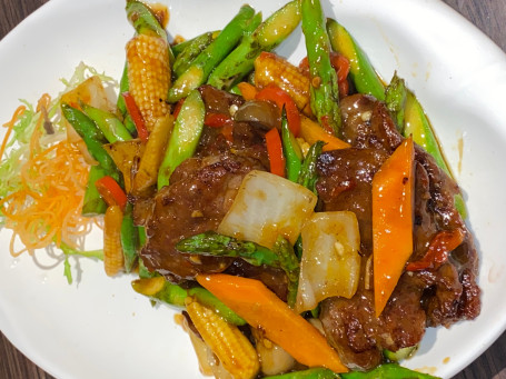 Xo Niú Liǔ Fried Beef Fillet With Asparagus In Xo Sauce (Mild)