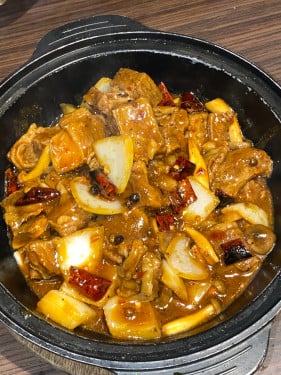 Xiāng Là Niú Nǎn Bāo Hot And Spicy Beef Brisket Stew (Mild)