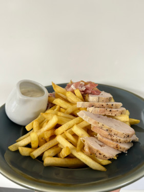 Skinny Fries With Chicken, Bacon Caesar Sauce 